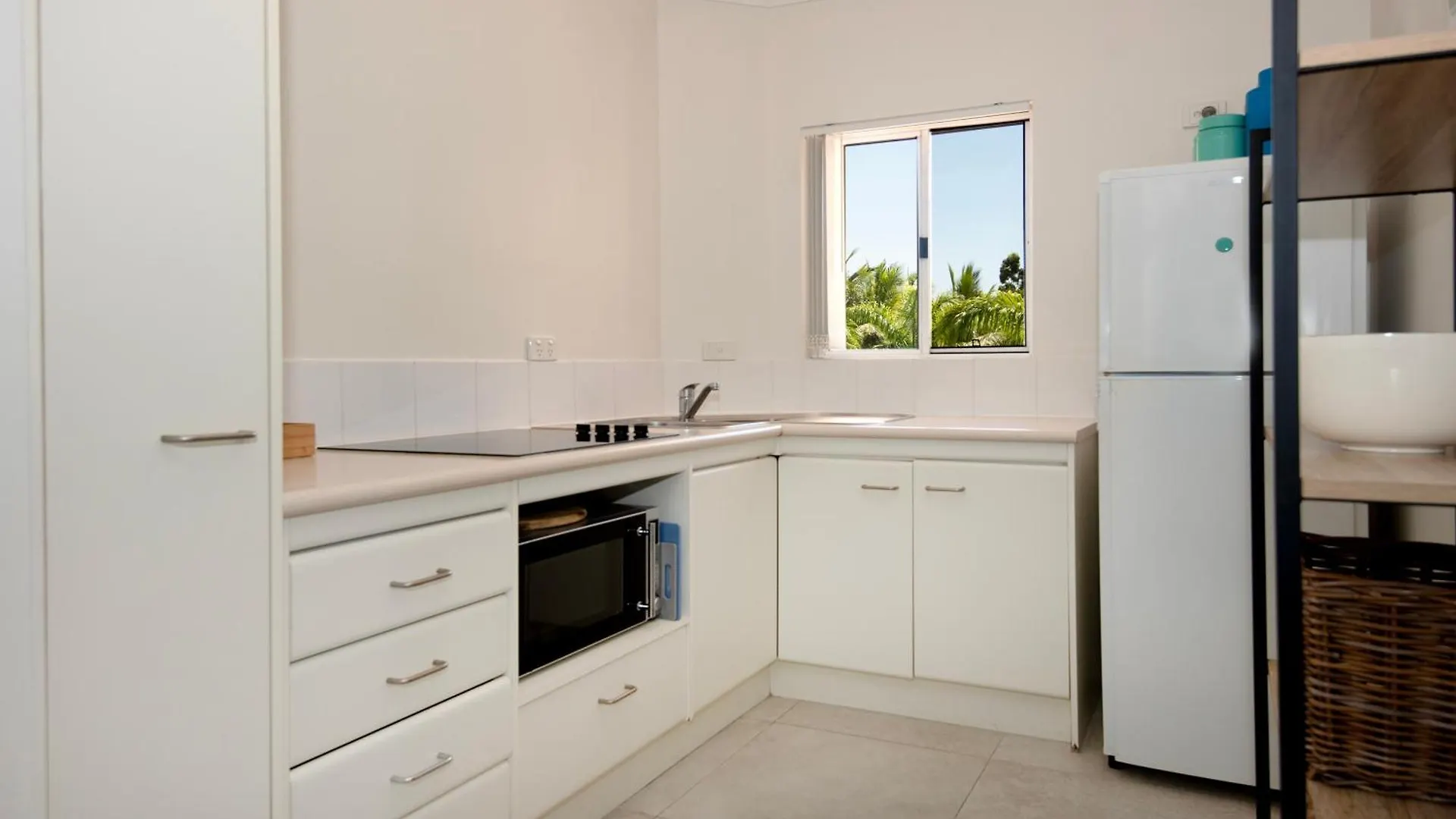 יורקיס נוב Golden Sands Beachfront Resort 4*, יורקיס נוב אוסטרליה