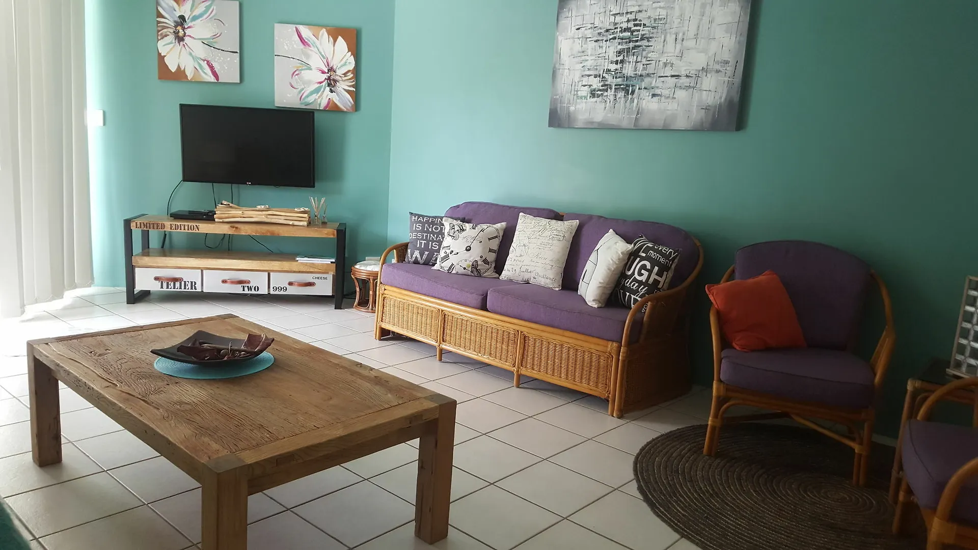 יורקיס נוב Golden Sands Beachfront Resort
